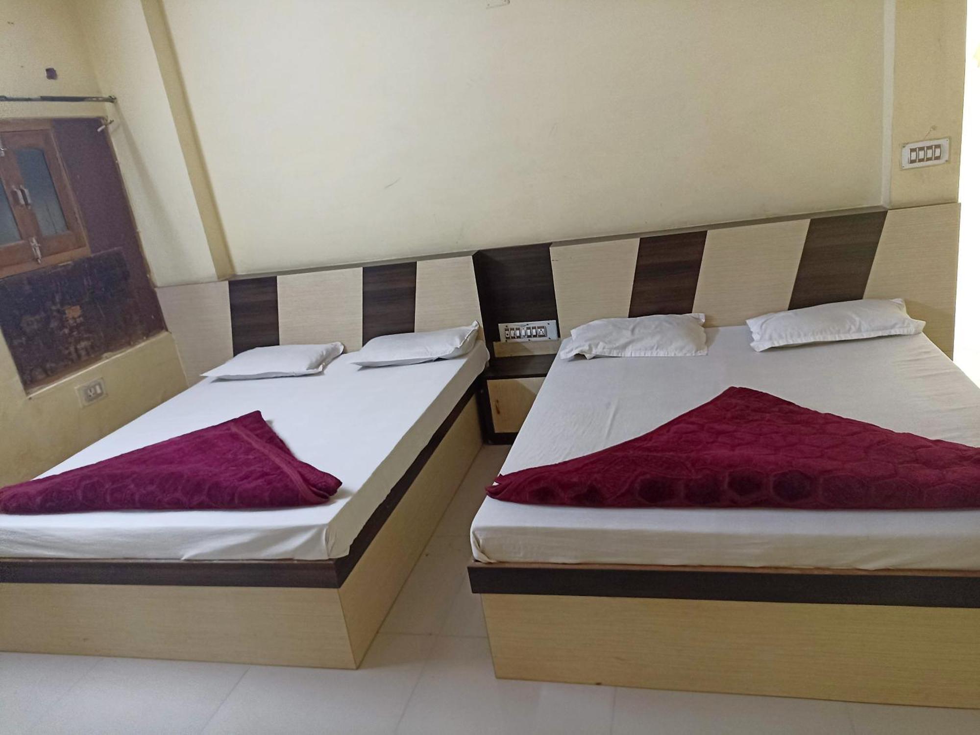 Hotel Shreeji Arpan à Nāthdwāra Extérieur photo
