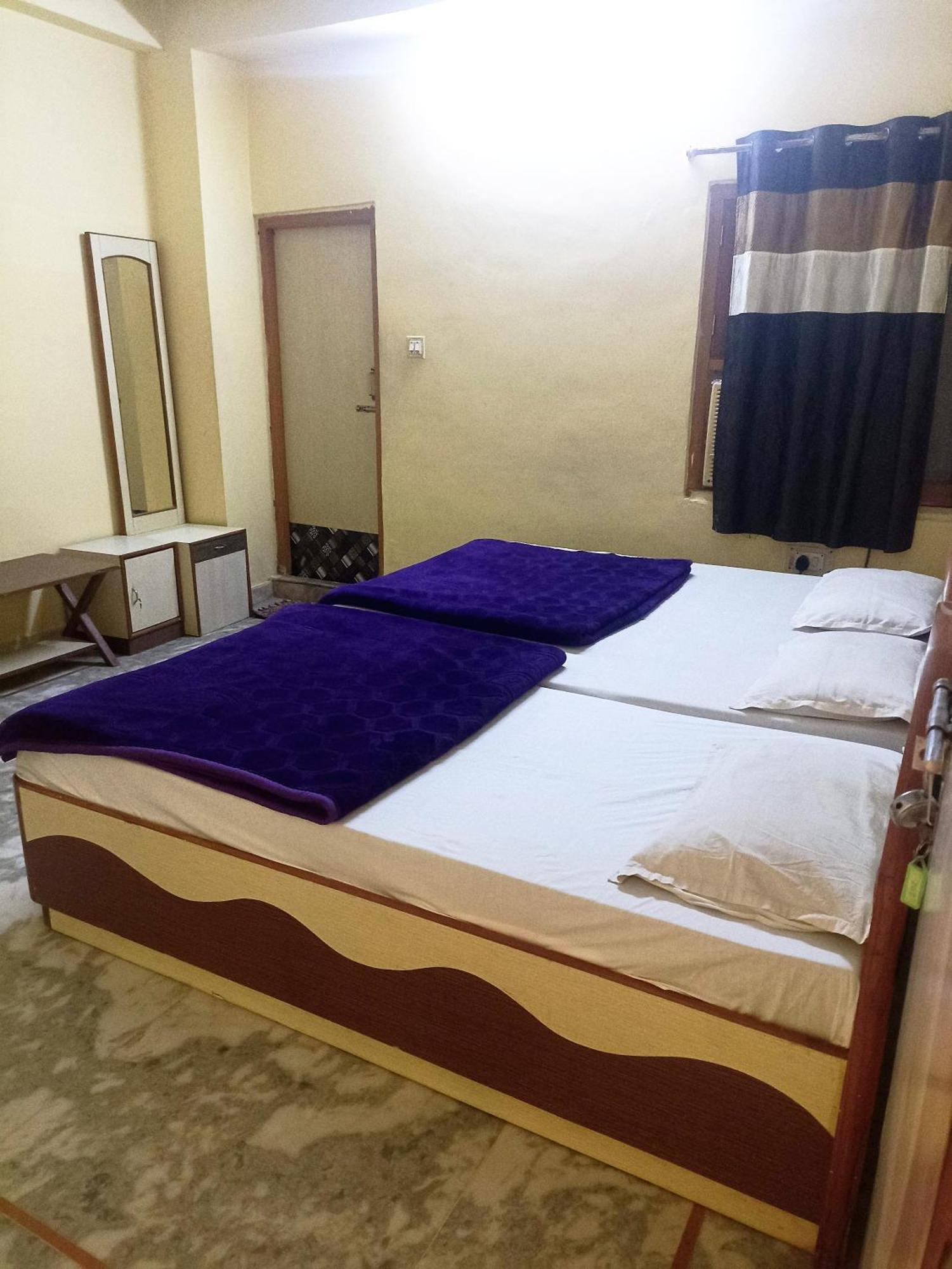 Hotel Shreeji Arpan à Nāthdwāra Chambre photo